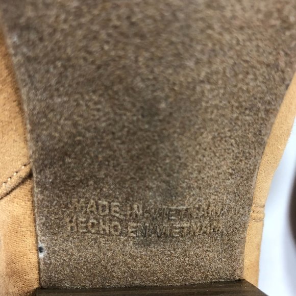 Old Navy tan suede ankle high bootie block heel Side zip Woman's size 9 - Picture 11 of 11